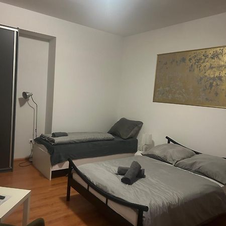 Appartement Plaza De Luxe à Bratislava Extérieur photo