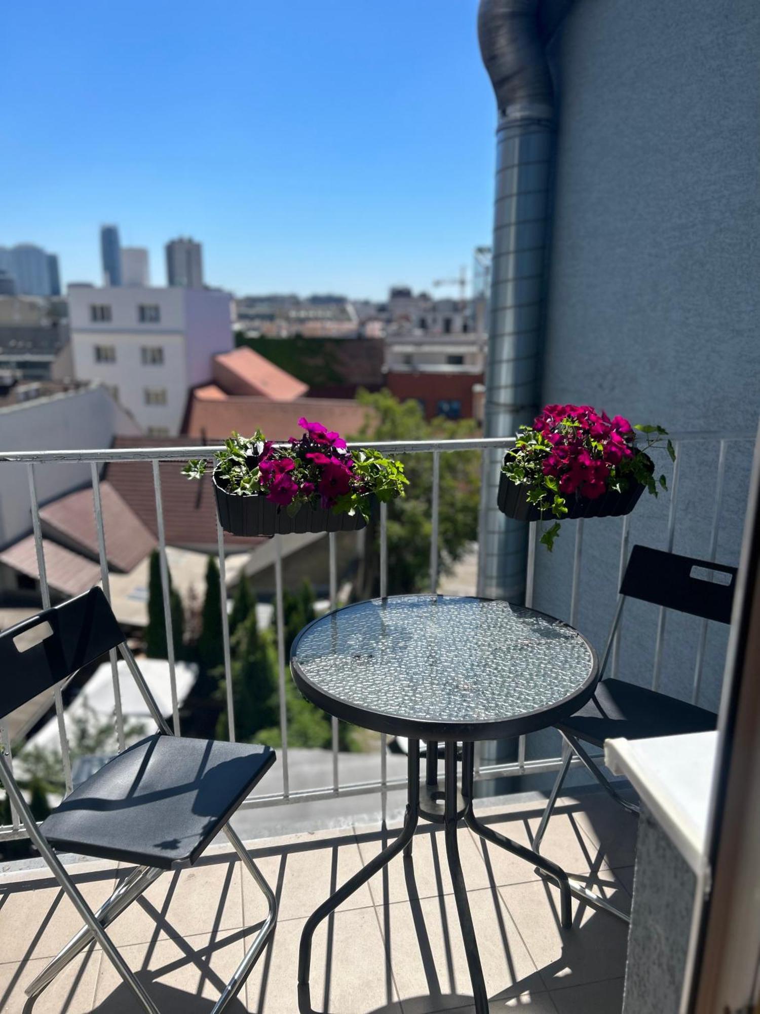 Appartement Plaza De Luxe à Bratislava Extérieur photo