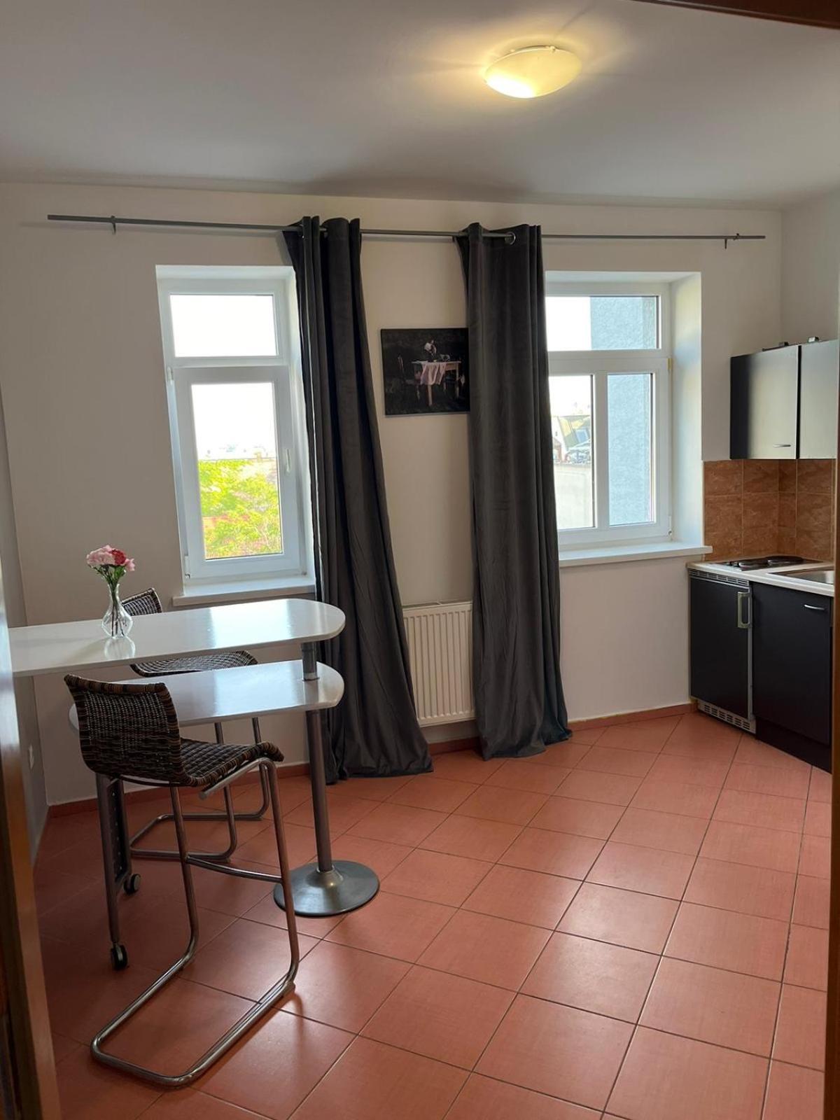 Appartement Plaza De Luxe à Bratislava Extérieur photo